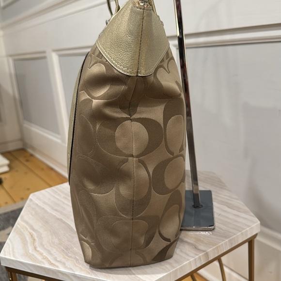 Coach Bag Laura Tote - Picture 5 of 17